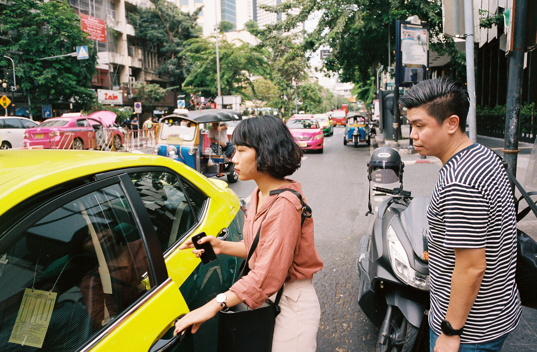 img/1805-thailand-bangkok-work-nikon28ti-kodak-portra/tat-tso-1805-thailand-bangkok-work-nikon28ti-kodak-portra-12.jpg