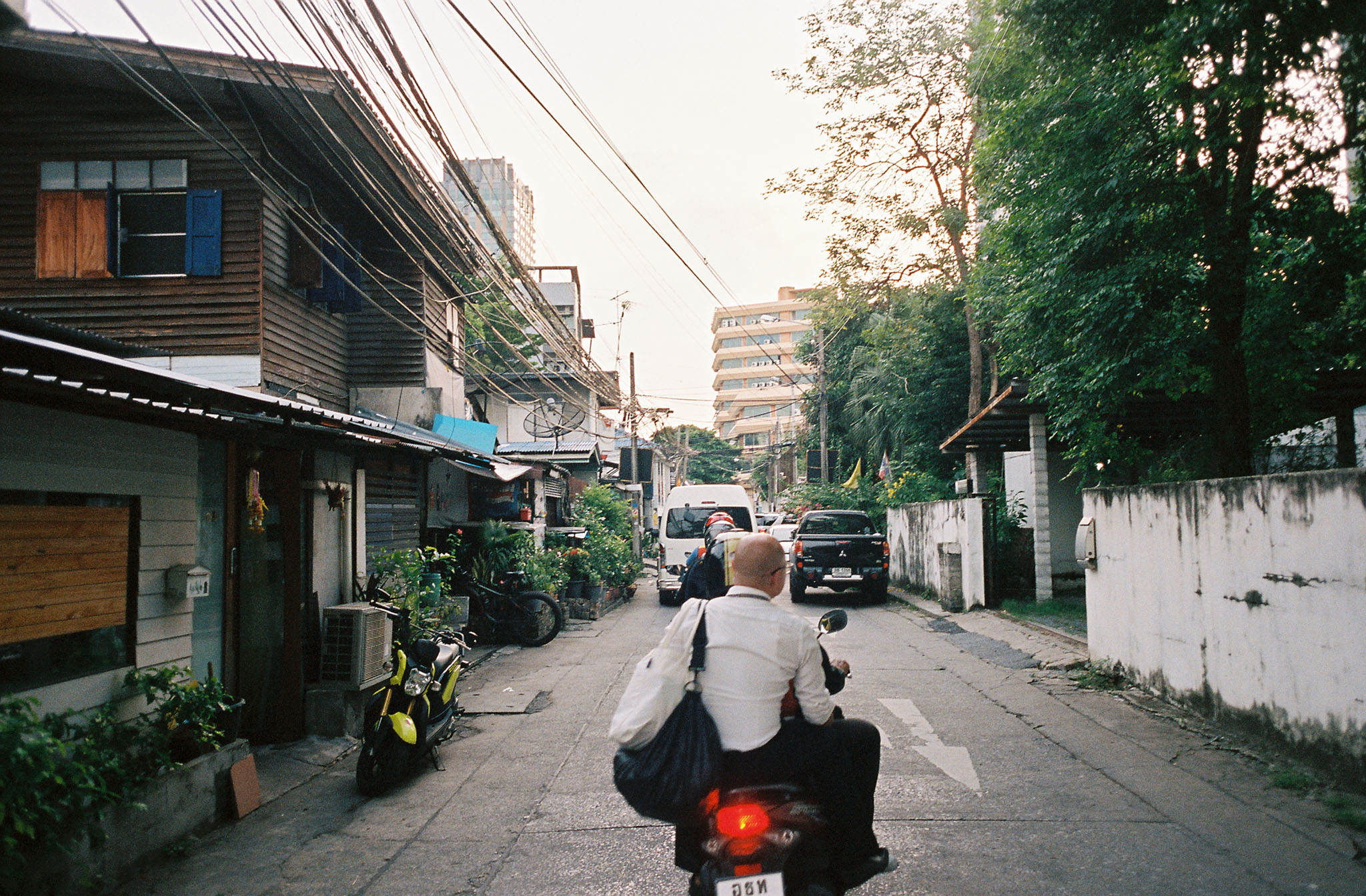 img/1805-thailand-bangkok-work-nikon28ti-kodak-portra/tat-tso-1805-thailand-bangkok-work-nikon28ti-kodak-portra-24.jpg