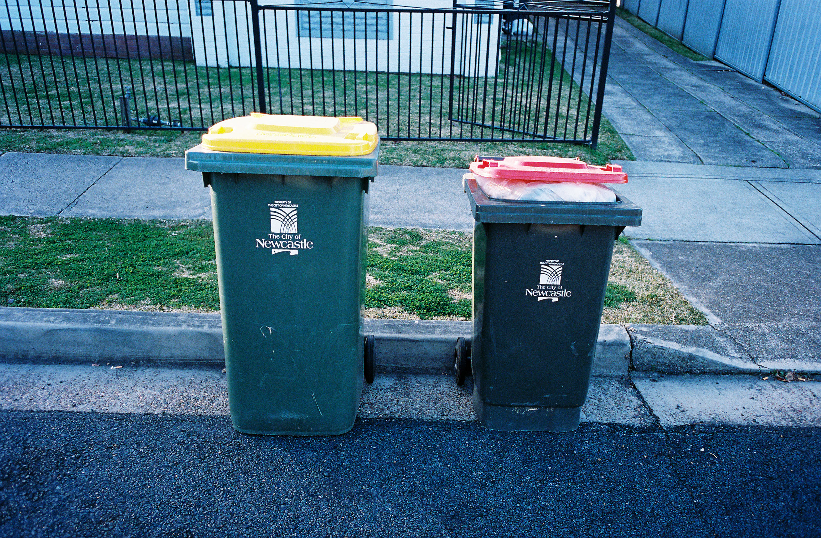 img/1806-australia-newcastle-school-nikon28ti-leicam6-kodak-portra-trix-tmax/tat-tso-1806-australia-newcastle-school-nikon28ti-leicam6-kodak-portra-trix-tmax-25.jpg