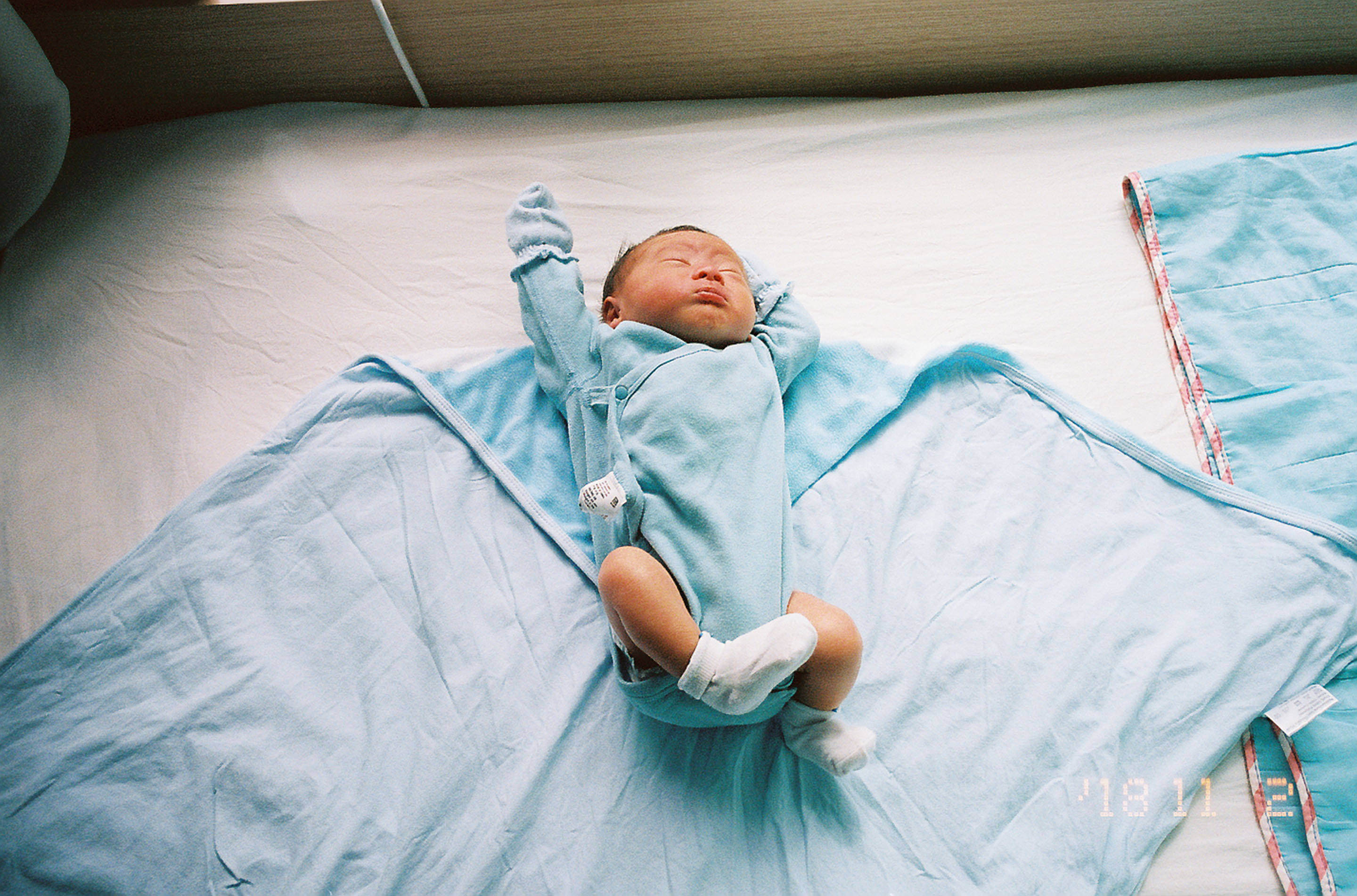 img/1810-hongkong-truman-1stmonth-nikon28ti-contaxt2-kodak-portra/tat-tso-1810-hongkong-truman-1stmonth-nikon28ti-contaxt2-kodak-portra-12.jpg