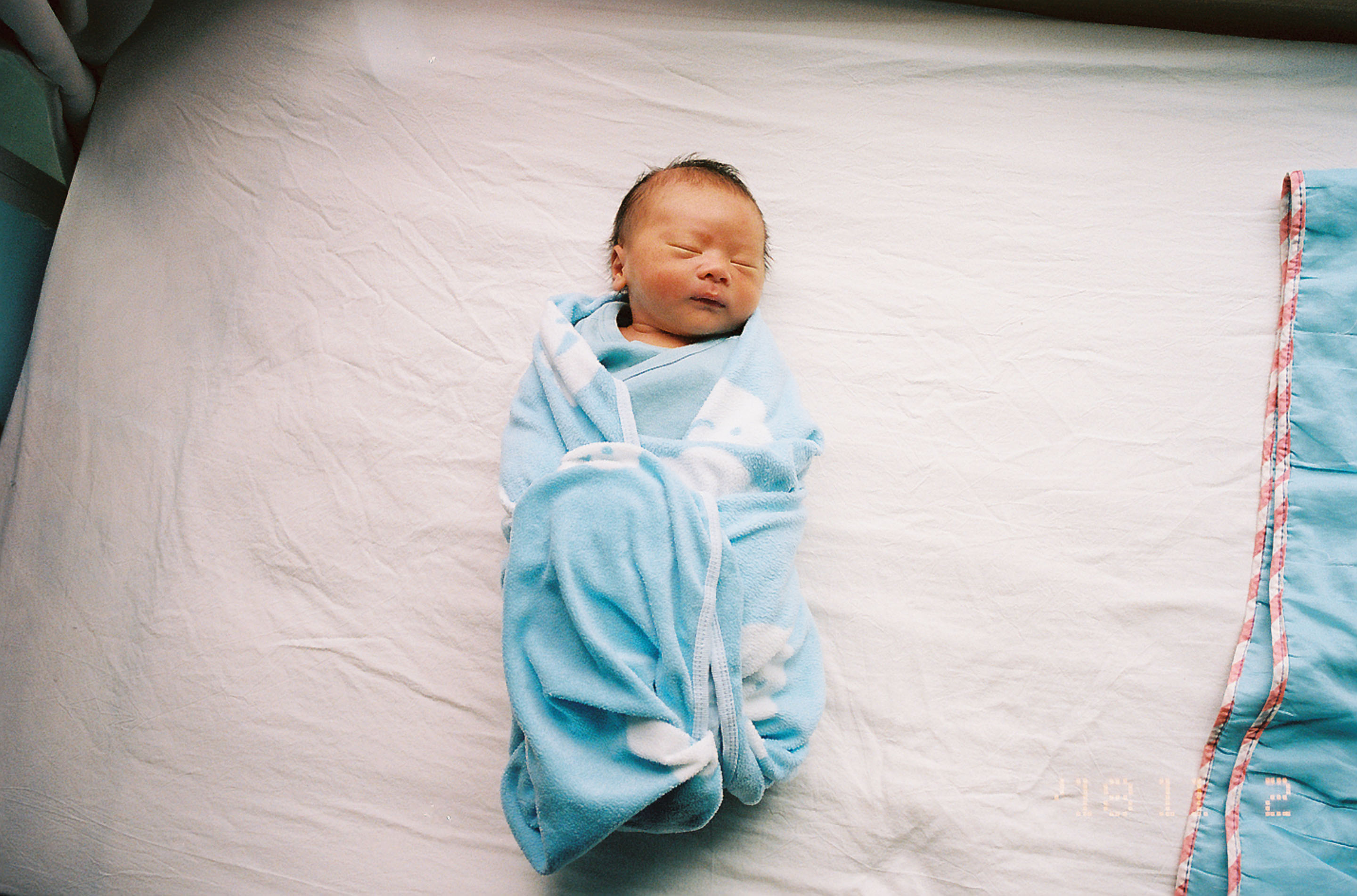 img/1810-hongkong-truman-1stmonth-nikon28ti-contaxt2-kodak-portra/tat-tso-1810-hongkong-truman-1stmonth-nikon28ti-contaxt2-kodak-portra-13.jpg