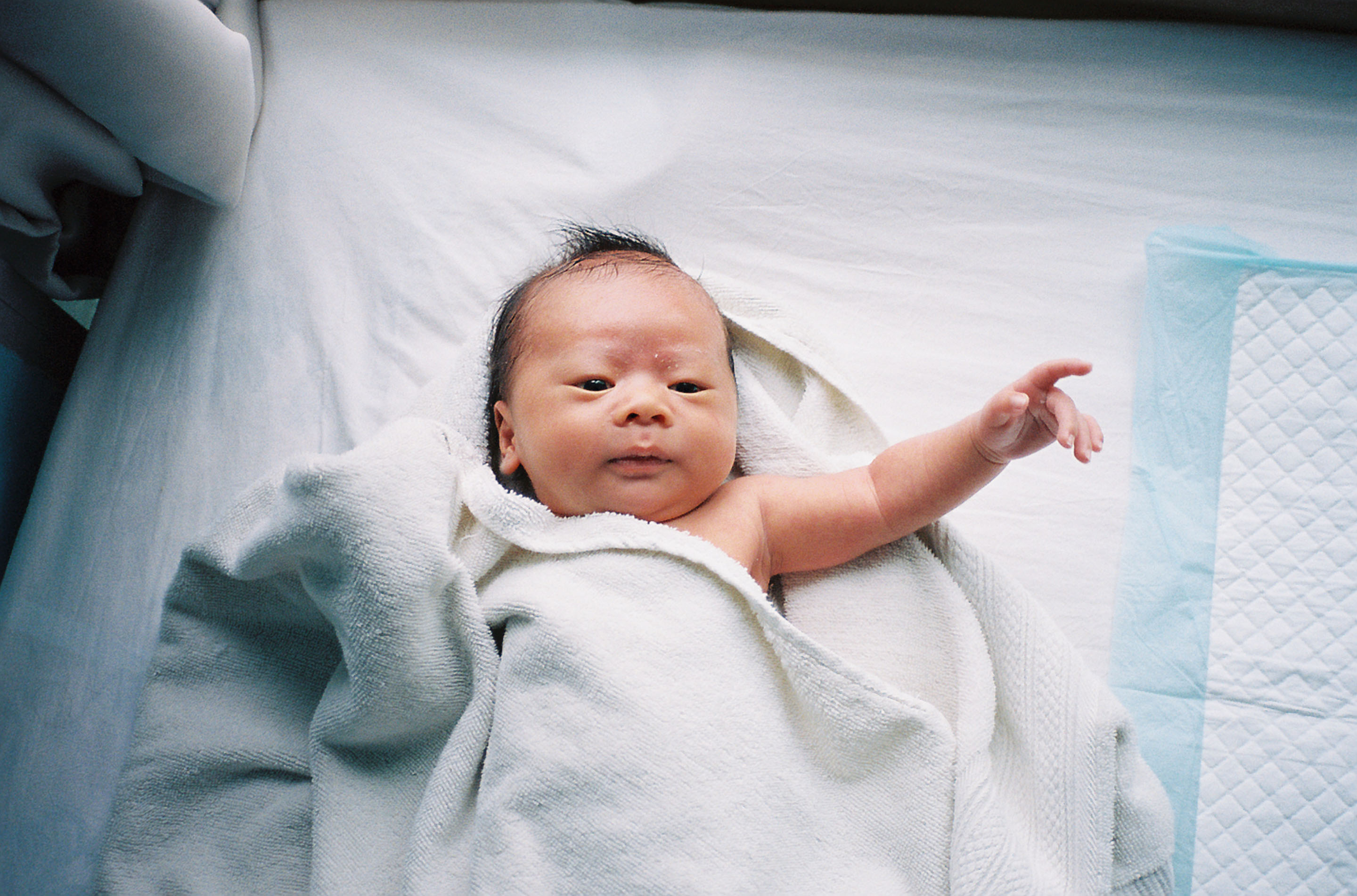 img/1810-hongkong-truman-1stmonth-nikon28ti-contaxt2-kodak-portra/tat-tso-1810-hongkong-truman-1stmonth-nikon28ti-contaxt2-kodak-portra-31.jpg