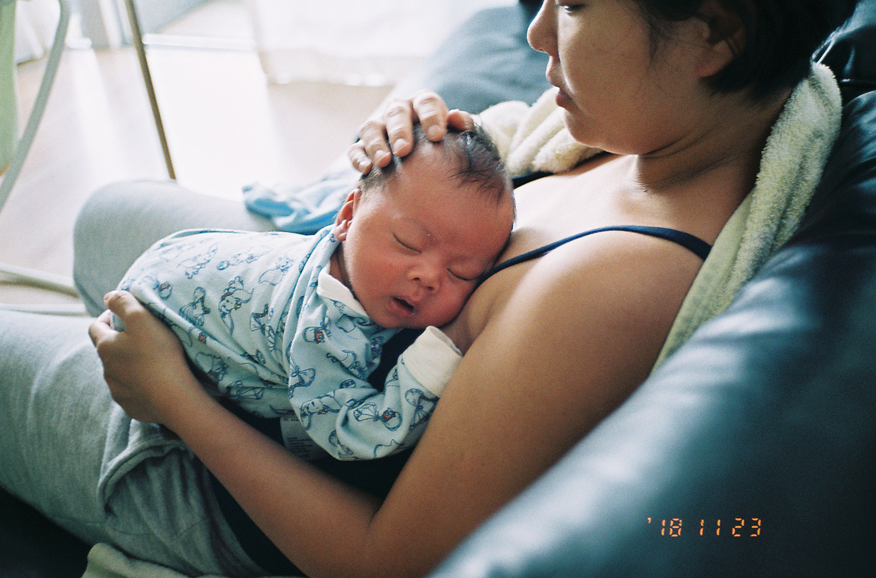 img/1810-hongkong-truman-1stmonth-nikon28ti-contaxt2-kodak-portra/tat-tso-1810-hongkong-truman-1stmonth-nikon28ti-contaxt2-kodak-portra-45.jpg