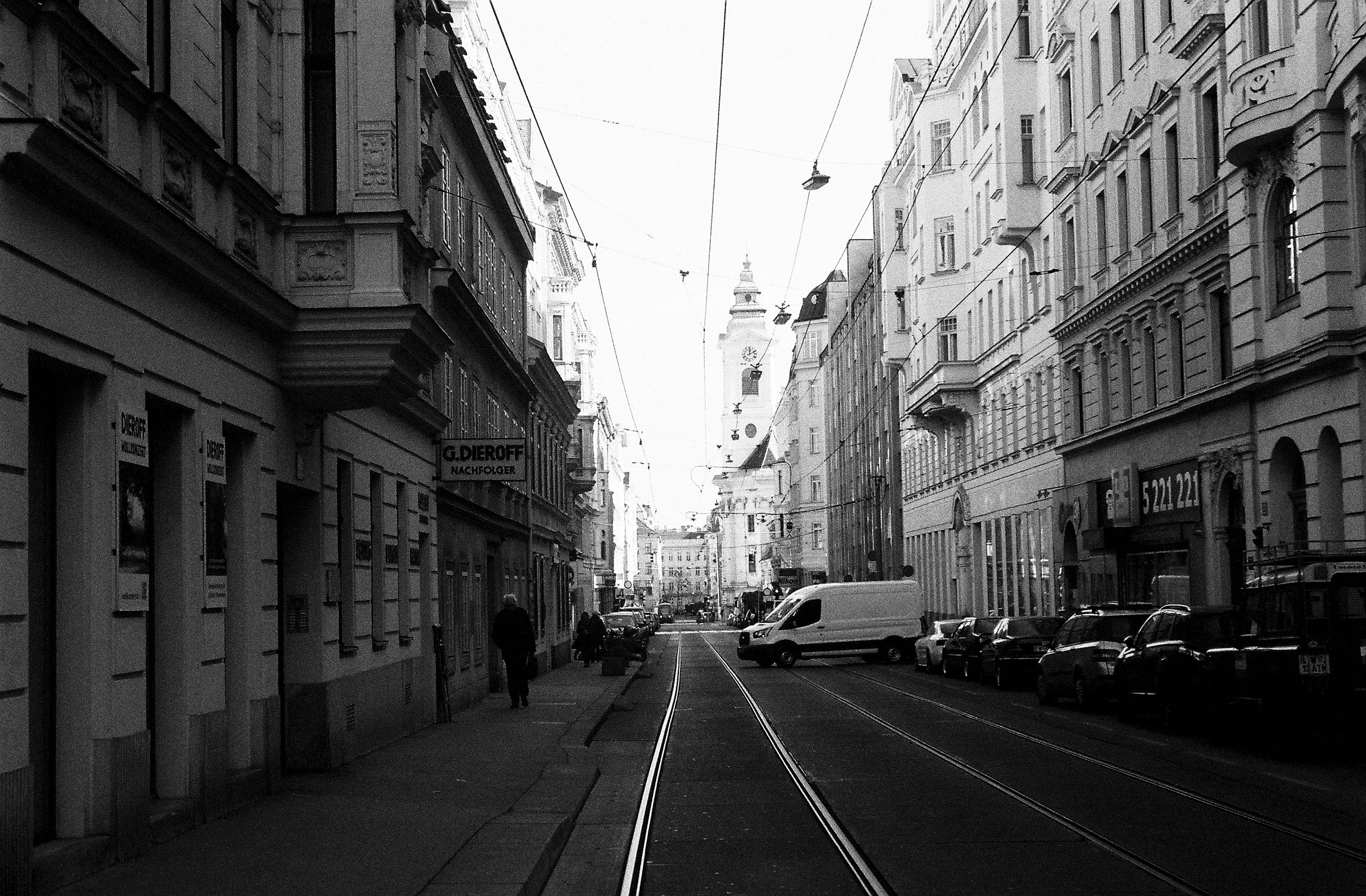 img/1902-austria-vienna-leicam2-summicron50mmdr-kodak-tmax-berlinkino/tat-tso-1902-austria-vienna-leicam2-summicron50mmdr-kodak-tmax-berlinkino-05.jpg