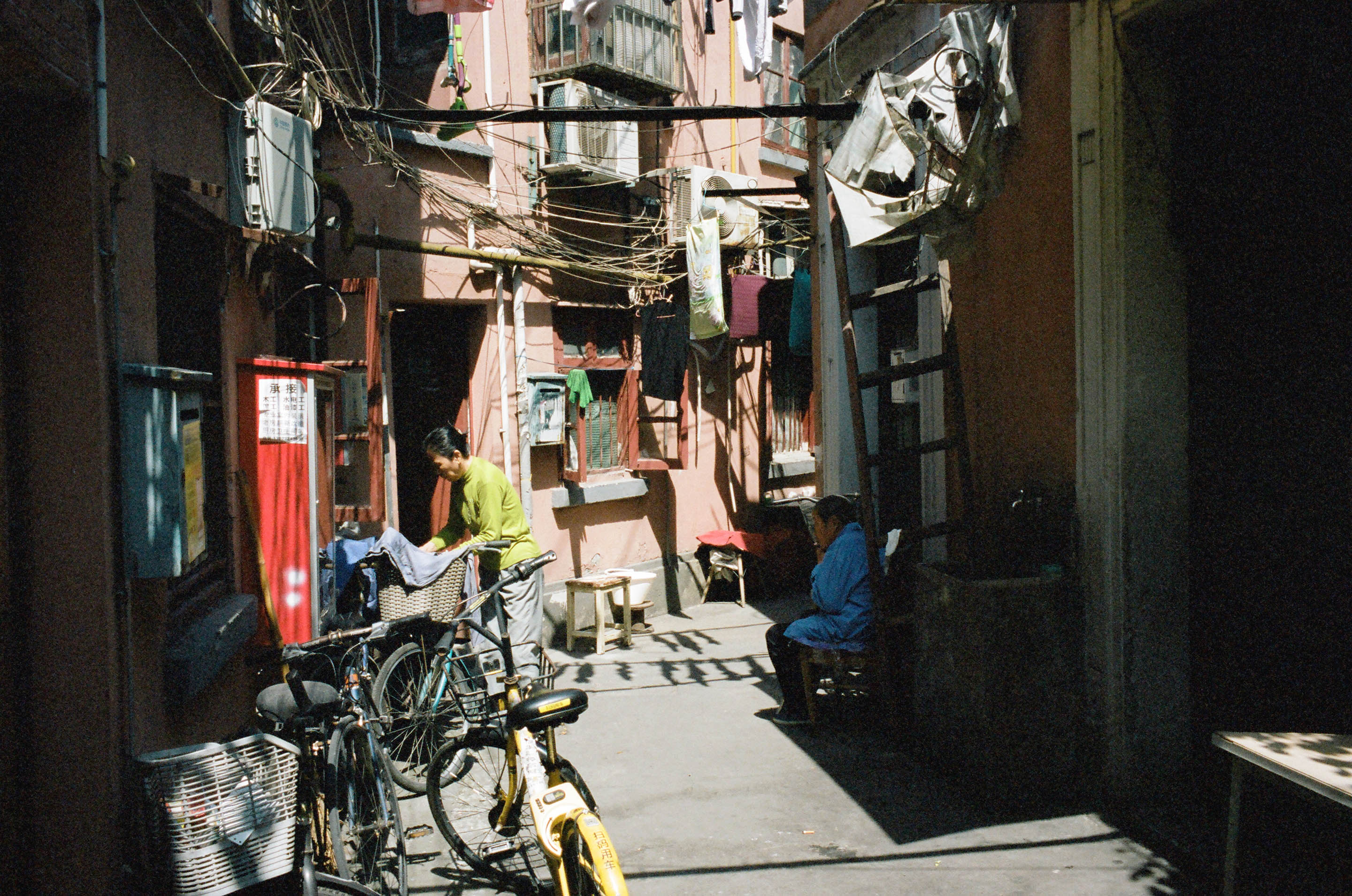 img/1905-china-shanghai-work-leicam2-summicron35asph-kodak-portra-400/tat-tso-1905-china-shanghai-work-leicam2-summicron35asph-kodak-portra-400-13.jpg