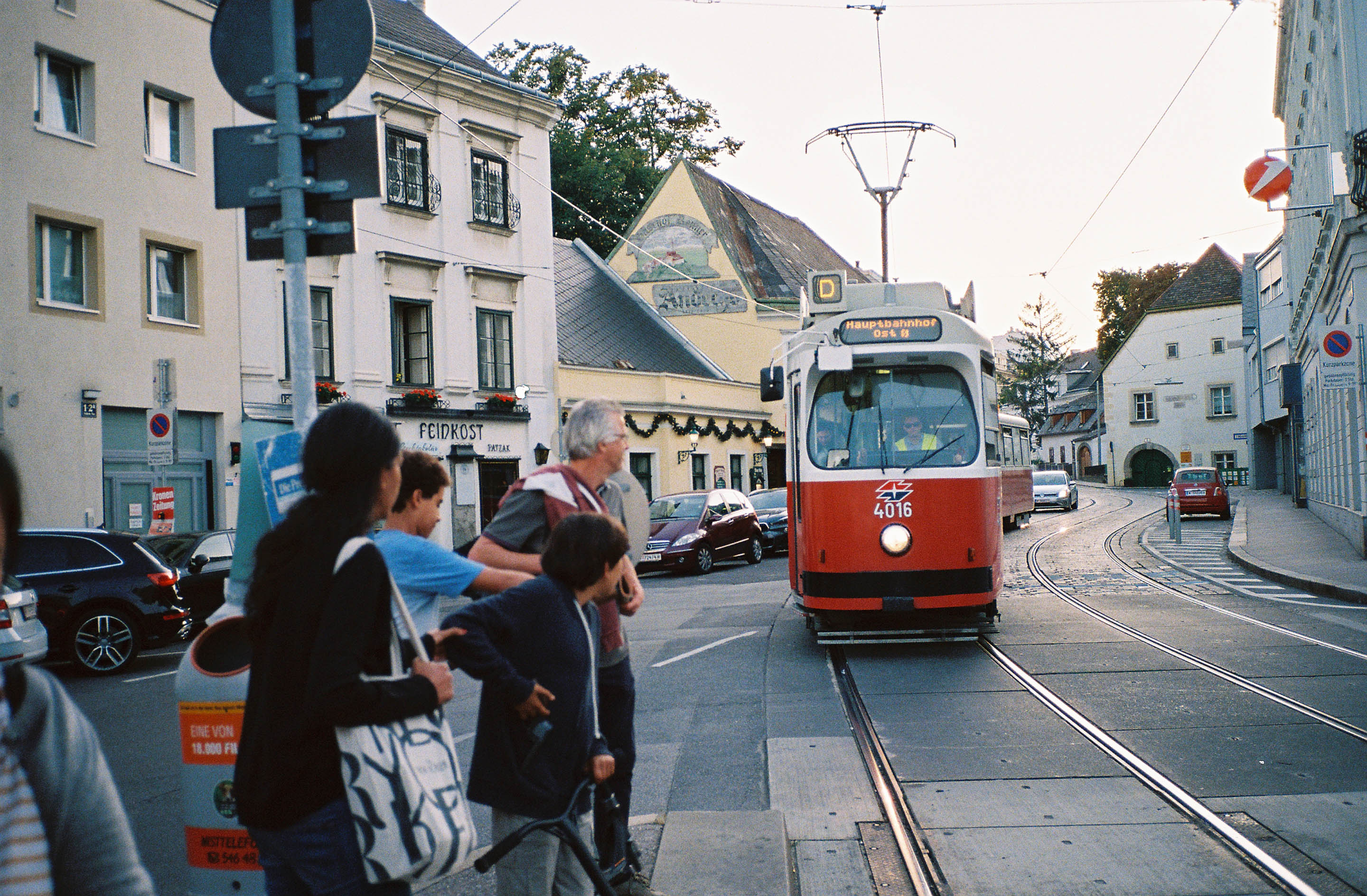 img/1909-austria-vienna-kahlenberg-walk-contaxt2-lomography-400cn/tat-tso-1909-austria-vienna-kahlenberg-walk-contaxt2-lomography-400cn-34.jpg