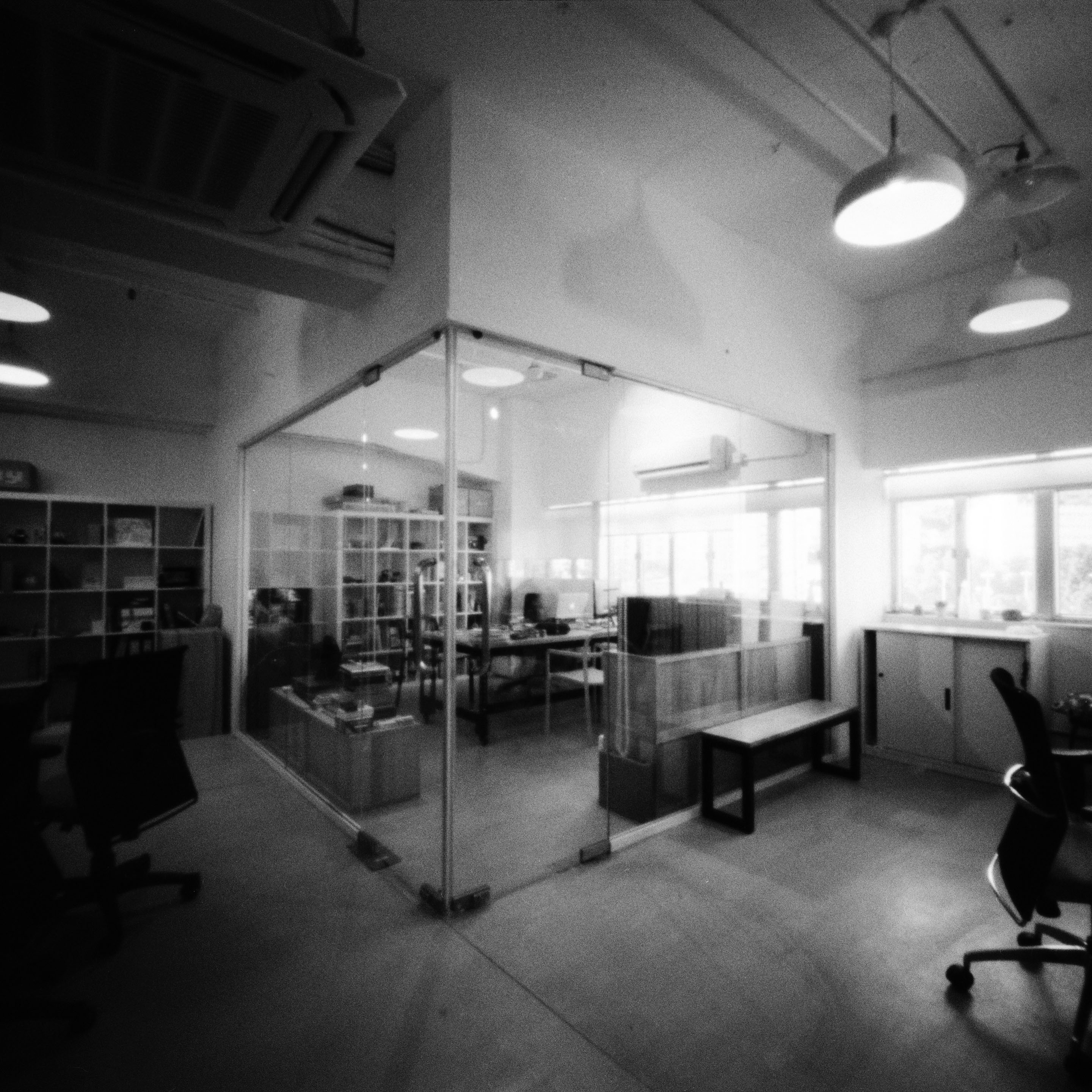 img/2006-hongkong-lomography-office-work-zero200-lomography-400bw/tat-tso-2006-hongkong-lomography-office-work-zero200-lomography-400bw-02.jpg