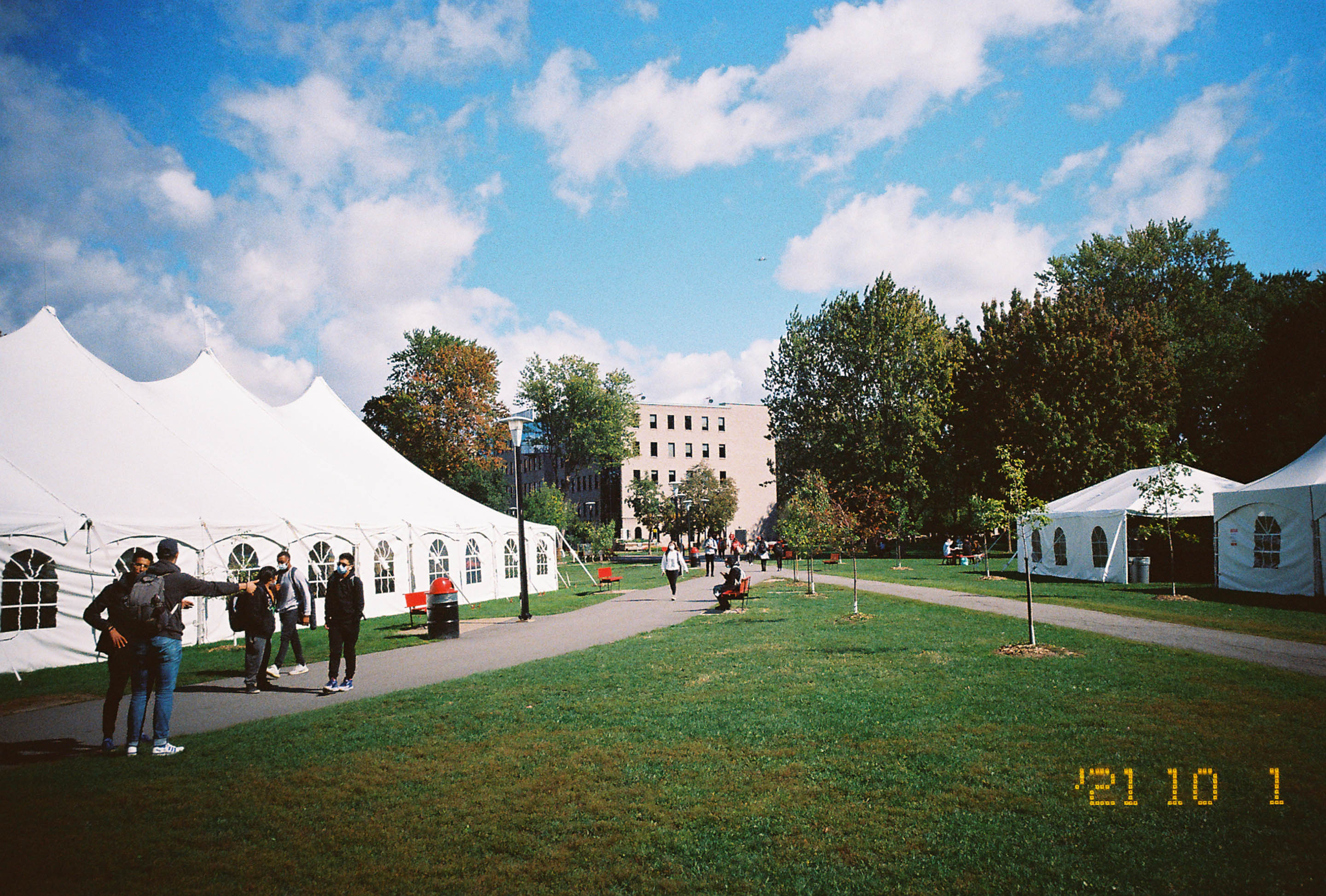 img/2110-canada-montreal-nikon28ti-lomography-400cn/tat-tso-2110-canada-montreal-nikon28ti-lomography-400cn-12.jpg