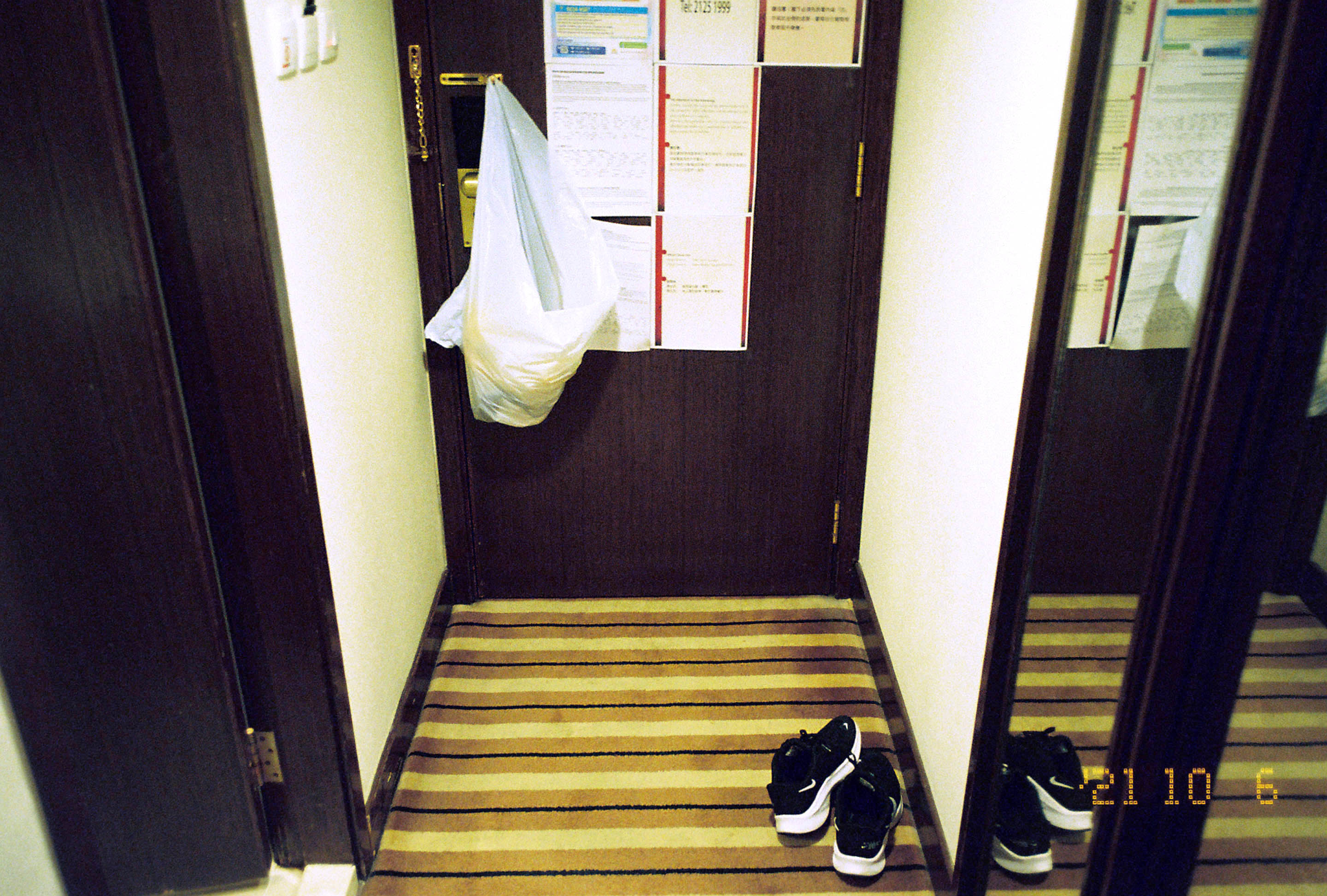 img/2110-hongkong-quarantine-nikon28ti-lomography-400cn/tat-tso-2110-hongkong-quarantine-nikon28ti-lomography-400cn-04.jpg