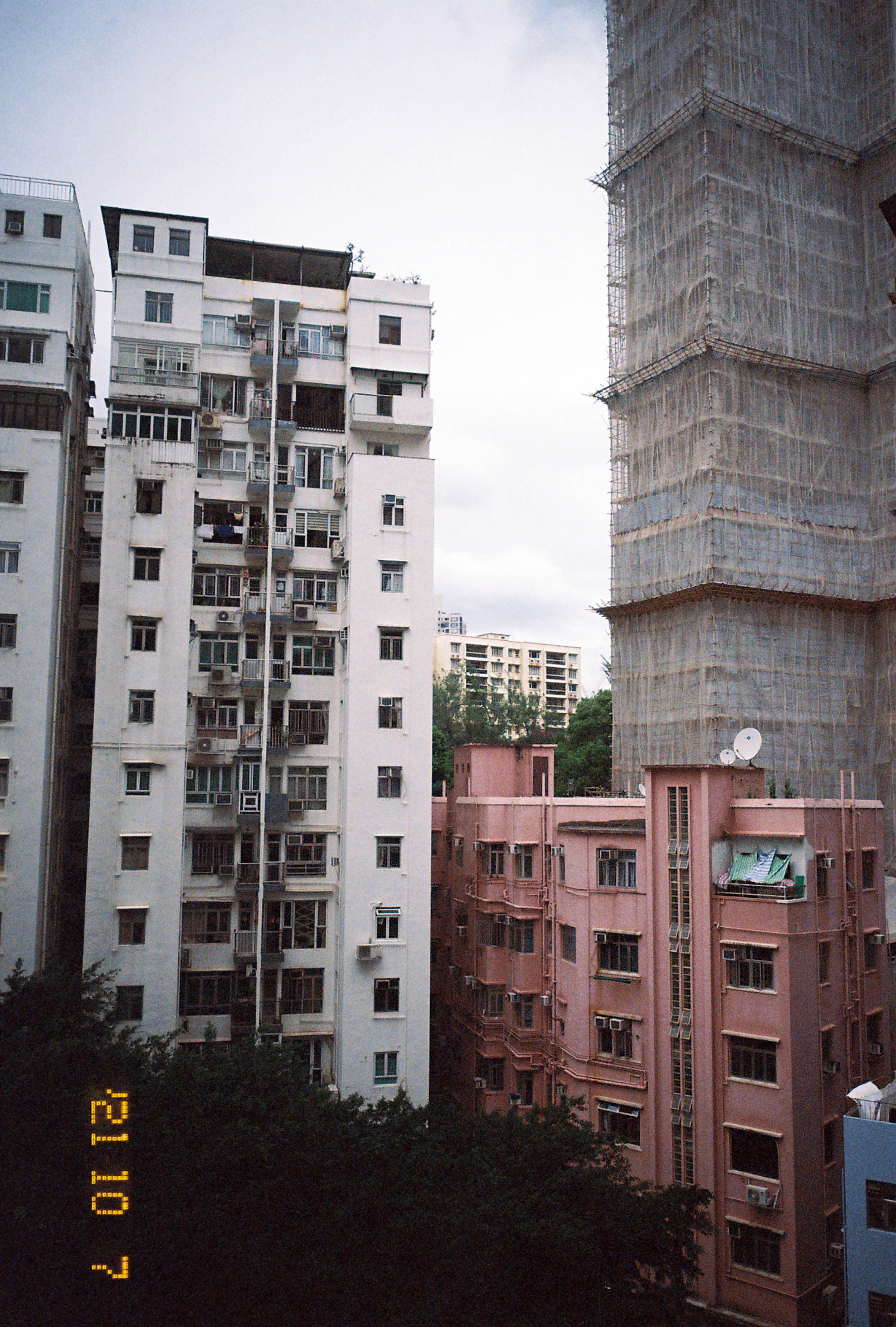 img/2110-hongkong-quarantine-nikon28ti-lomography-400cn/tat-tso-2110-hongkong-quarantine-nikon28ti-lomography-400cn-05.jpg