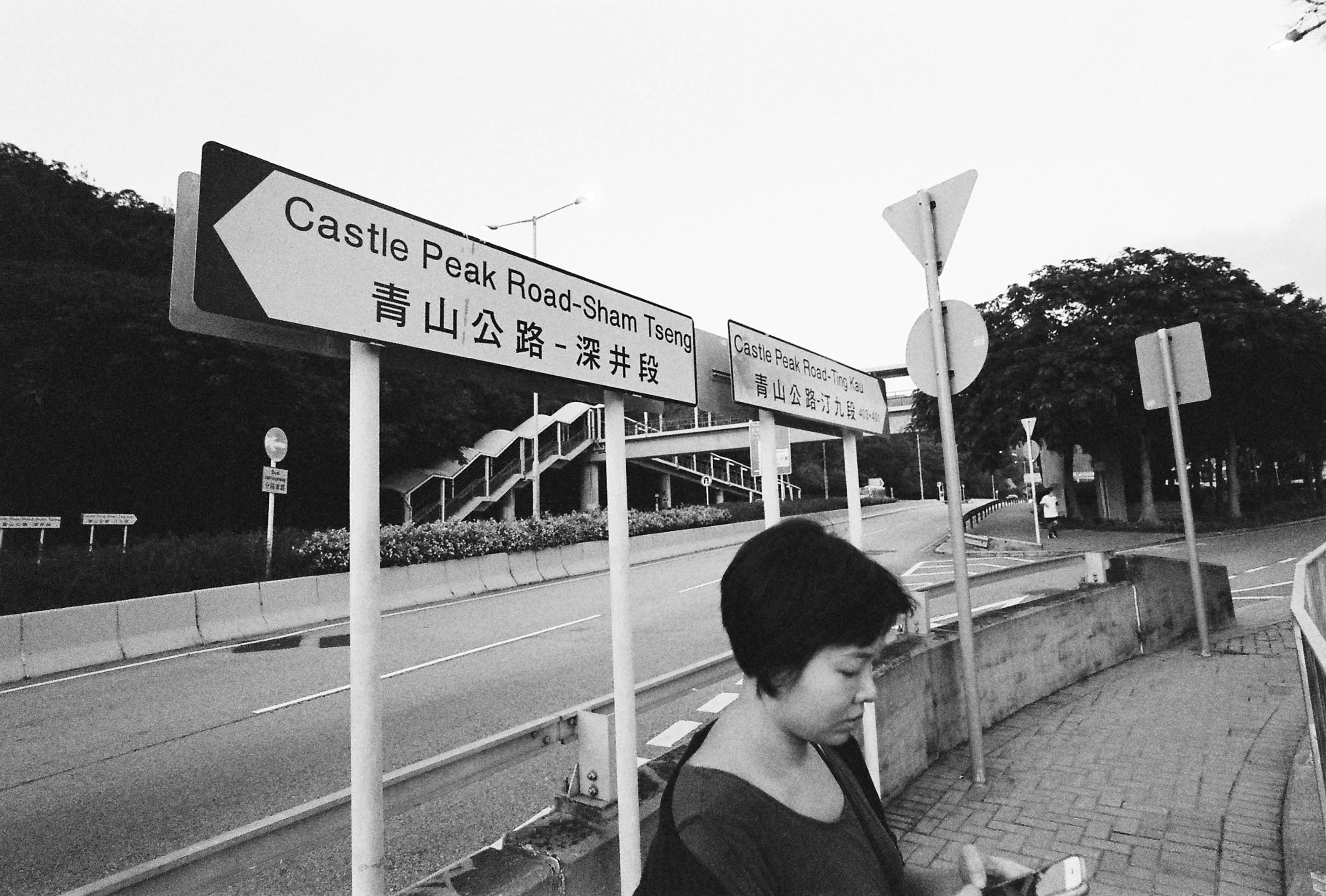 img/2112-hongkong-december-castle-peak-road-ngongping360-leicam2-atoll-kodaktrix400/tat-tso-2112-hongkong-december-castle-peak-road-ngongping360-leicam2-atoll-kodaktrix400-07.jpg