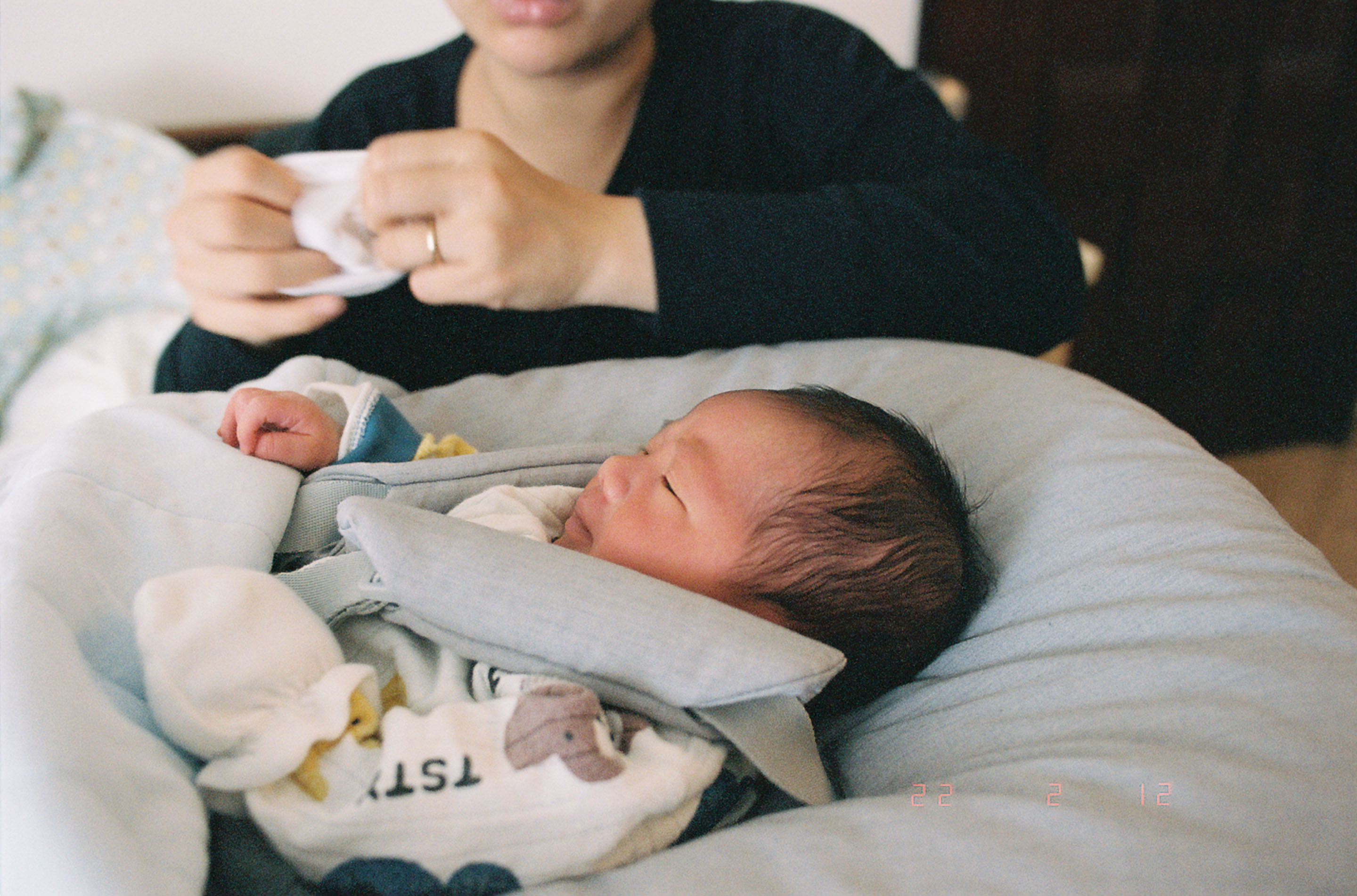 img/2202-hongkong-norman-first-month-nikon28ti-nikonfm3a-lomo400cn-lomo800cn-kodakportra400/tat-tso-2202-hongkong-norman-first-month-nikon28ti-nikonfm3a-lomo400cn-lomo800cn-kodakportra400-17.jpg