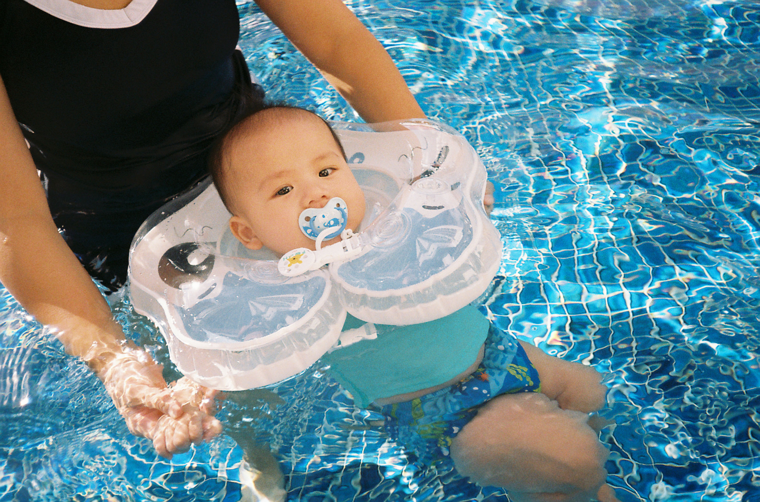 img/2208-hongkong-swimming-season-canonautoboyd5-kodakimagepro100/tat-tso-2208-hongkong-swimming-season-canonautoboyd5-kodakimagepro100-02.jpg