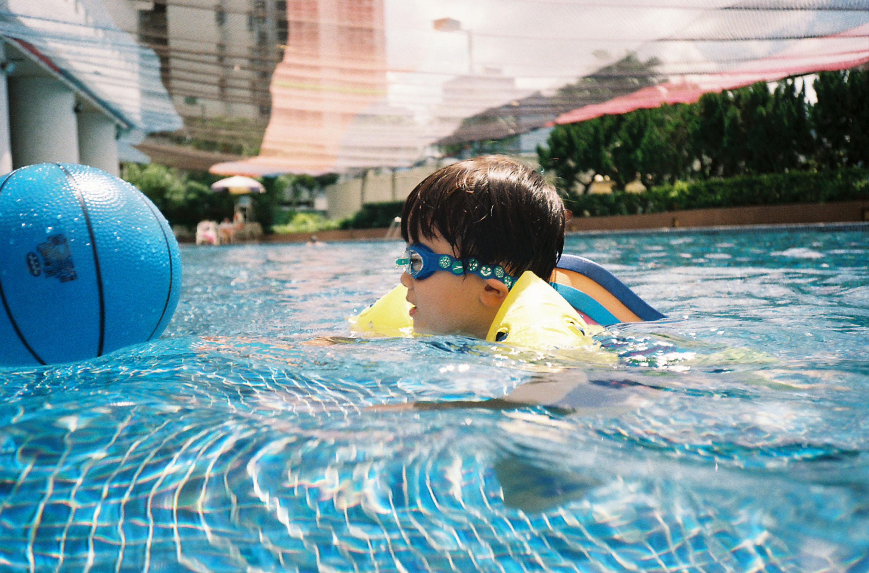 img/2208-hongkong-swimming-season-canonautoboyd5-kodakimagepro100/tat-tso-2208-hongkong-swimming-season-canonautoboyd5-kodakimagepro100-07.jpg