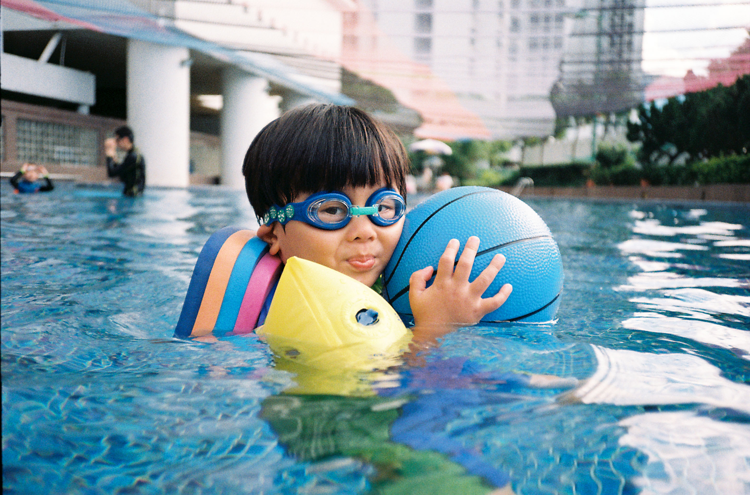 img/2208-hongkong-swimming-season-canonautoboyd5-kodakimagepro100/tat-tso-2208-hongkong-swimming-season-canonautoboyd5-kodakimagepro100-08.jpg