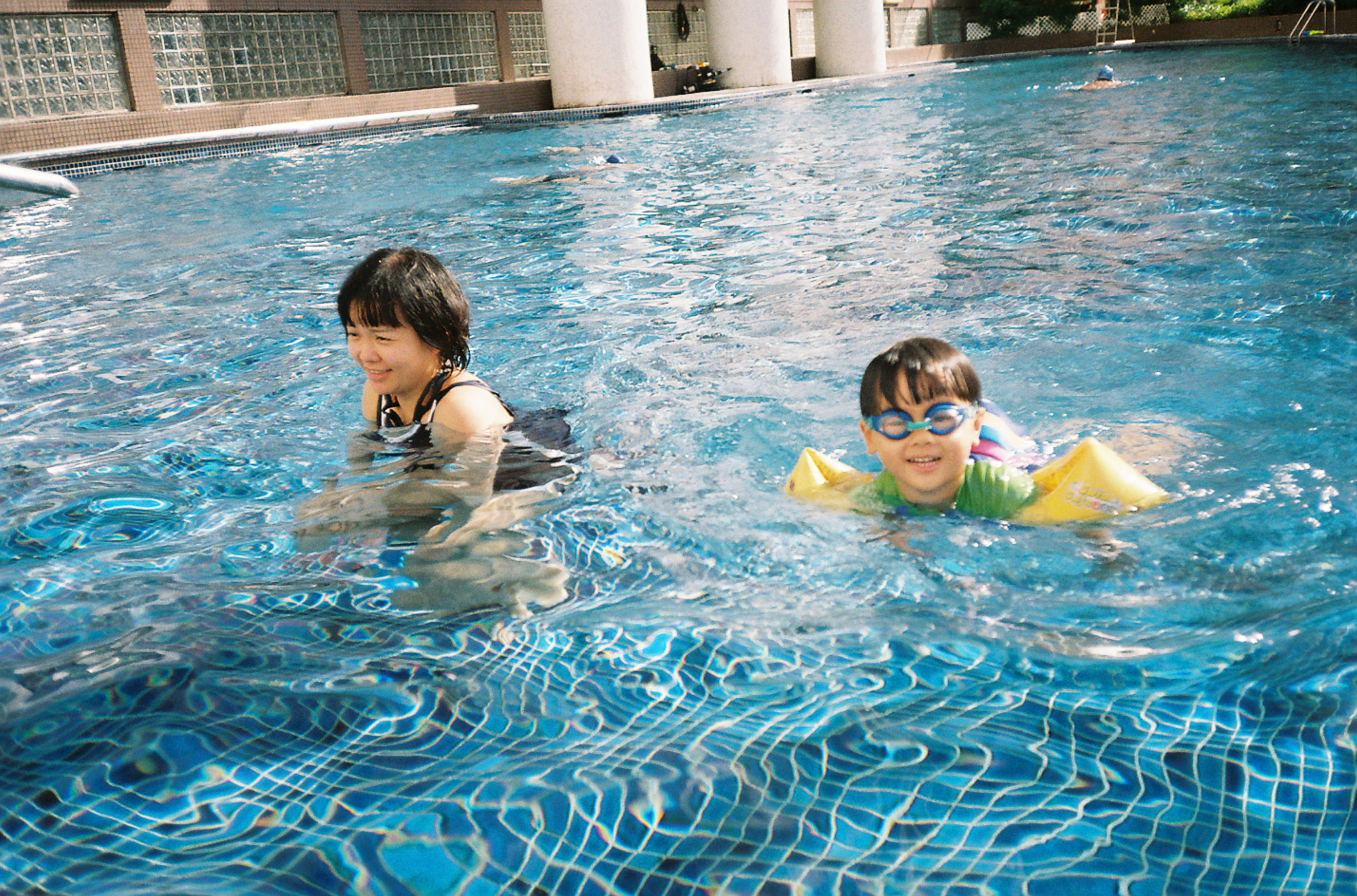 img/2208-hongkong-swimming-season-canonautoboyd5-kodakimagepro100/tat-tso-2208-hongkong-swimming-season-canonautoboyd5-kodakimagepro100-13.jpg