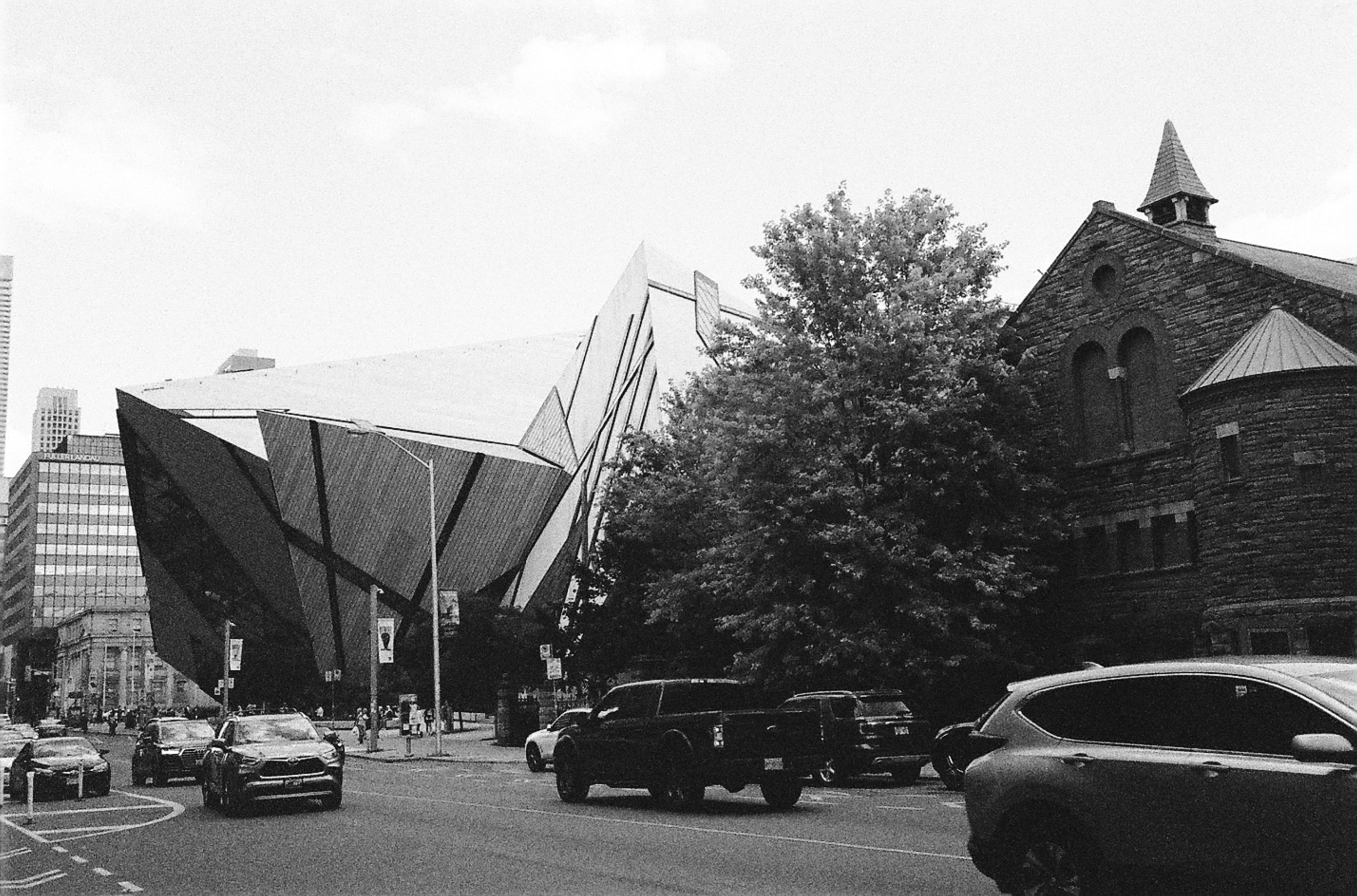 img/2209-toronto-leicam2-summicron35mmasph-kodaktrix400/tat-tso-2209-toronto-leicam2-summicron35mmasph-kodaktrix400-16.jpg